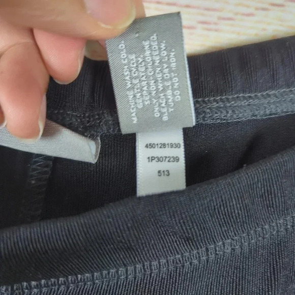 Chico's Travelers Size 3 (XL) Slinky Pullon Knit Pants Black Ankle Zip Straight - Picture 6 of 10